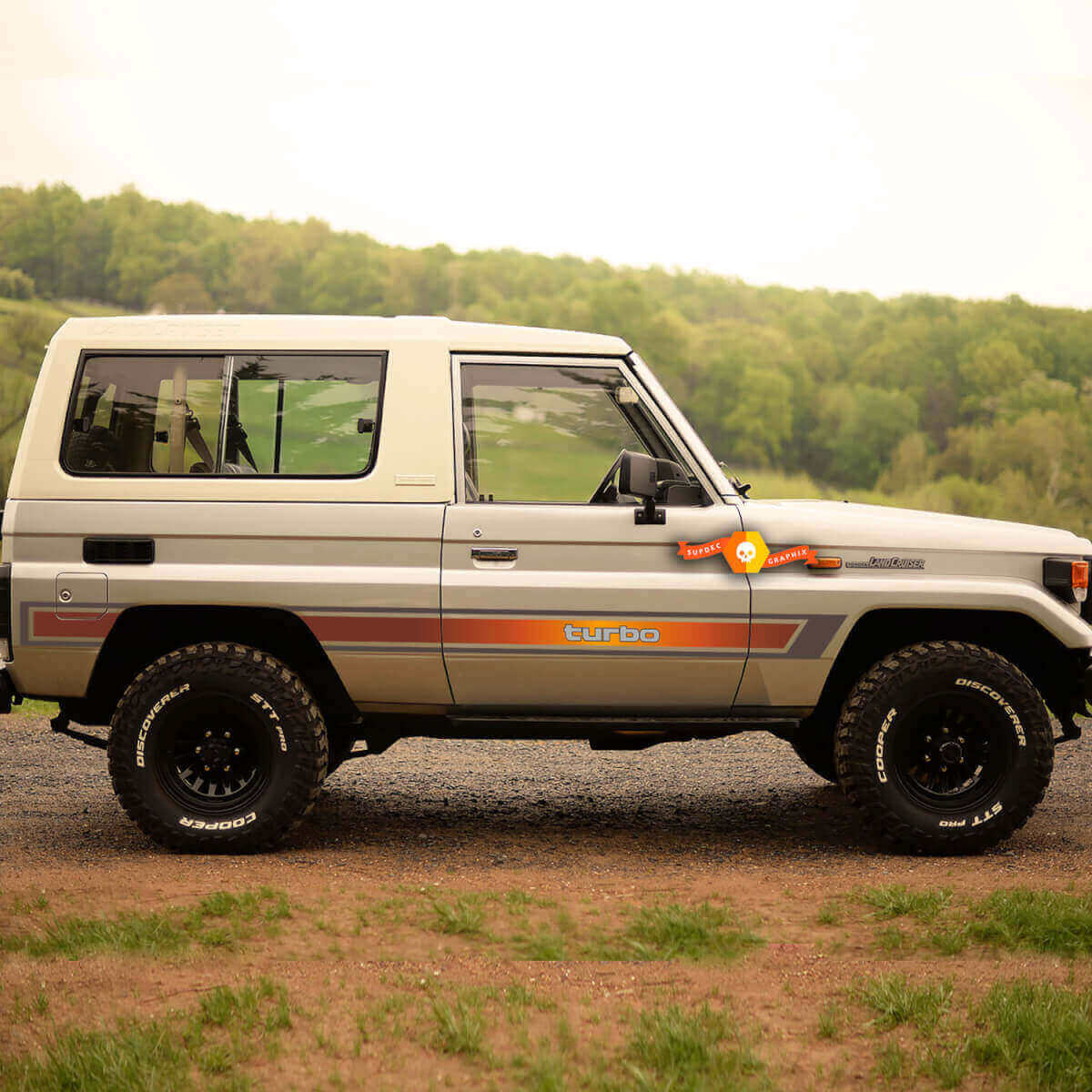 Retro Style Gradient Side Stripes Vinyl Decal Kit for Toyota Land Cruiser LJ73 1994 
