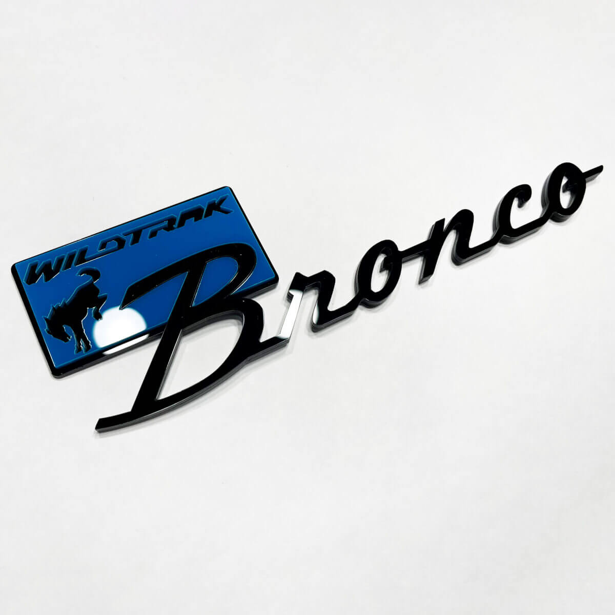 Bronco Wildtrak Fender Badges Tailgate Emblem 3D Badge Black vs Blue
