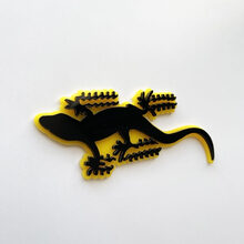 Gecko 3D Badge Black vs Yellow Fender Badges Emblem
 3