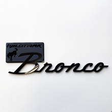 Bronco Wildtrak Fender Badges Tailgate Emblem 3D Badge Black vs Grey
 2