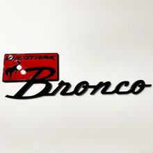 Bronco Wildtrak Fender Badges Tailgate Emblem 3D Badge Black vs Red
 3