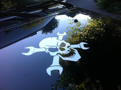 Skull Spanners crosswise HOOD Decal Sticker fits to Toyota FJ Cruiser Jeep Wrangler