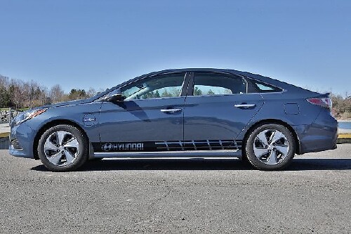 Multiple Color Graphic Sonata / Accent / Loniq Car Racing Decal Sticker